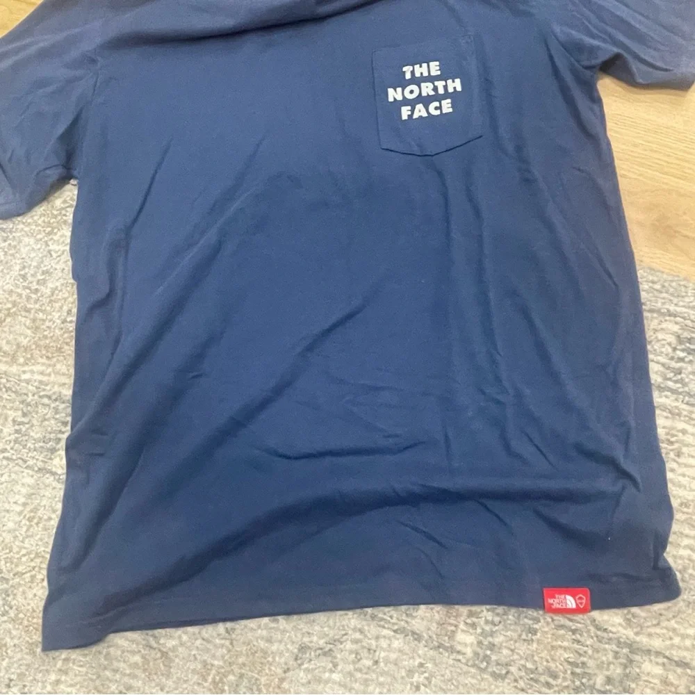 The North Face Pocket Tee Mens M  Shirt